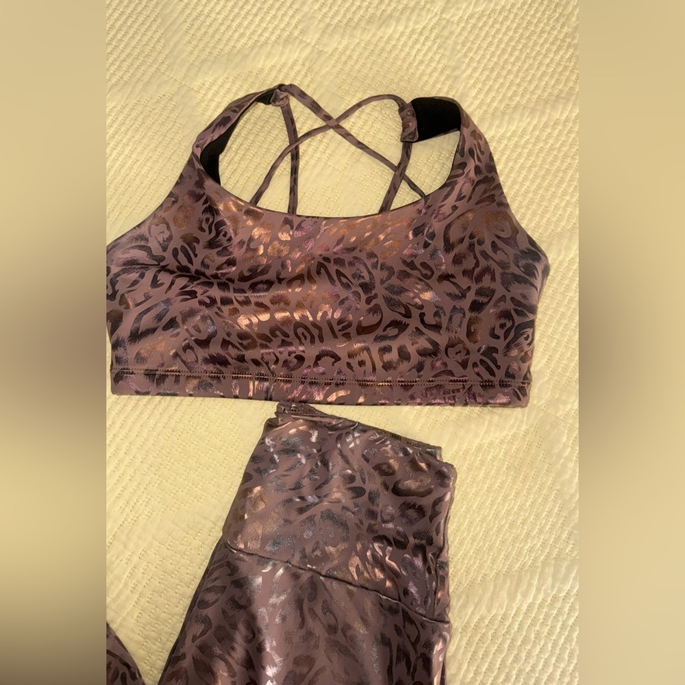 ONZIE Women’s Top Large and Leggings S/M Set Rose gold/Copper.💓💖 D12 - Picture 2 of 11